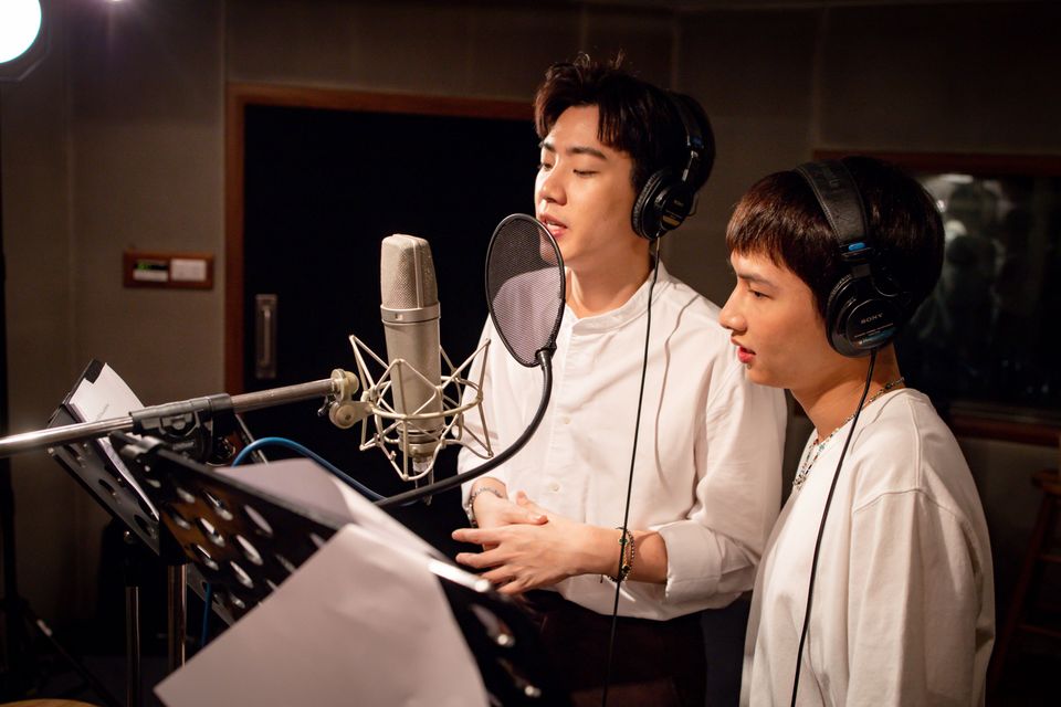 ออฟ-กัน ปลื้มใจ ถ่ายทอดเพลง ขอมือเธอหน่อย เวอร์ชั่นพิเศษแคมเปญ เดอะ บลู คาร์เพท โชว์ ฟอร์ ยูนิเซฟ